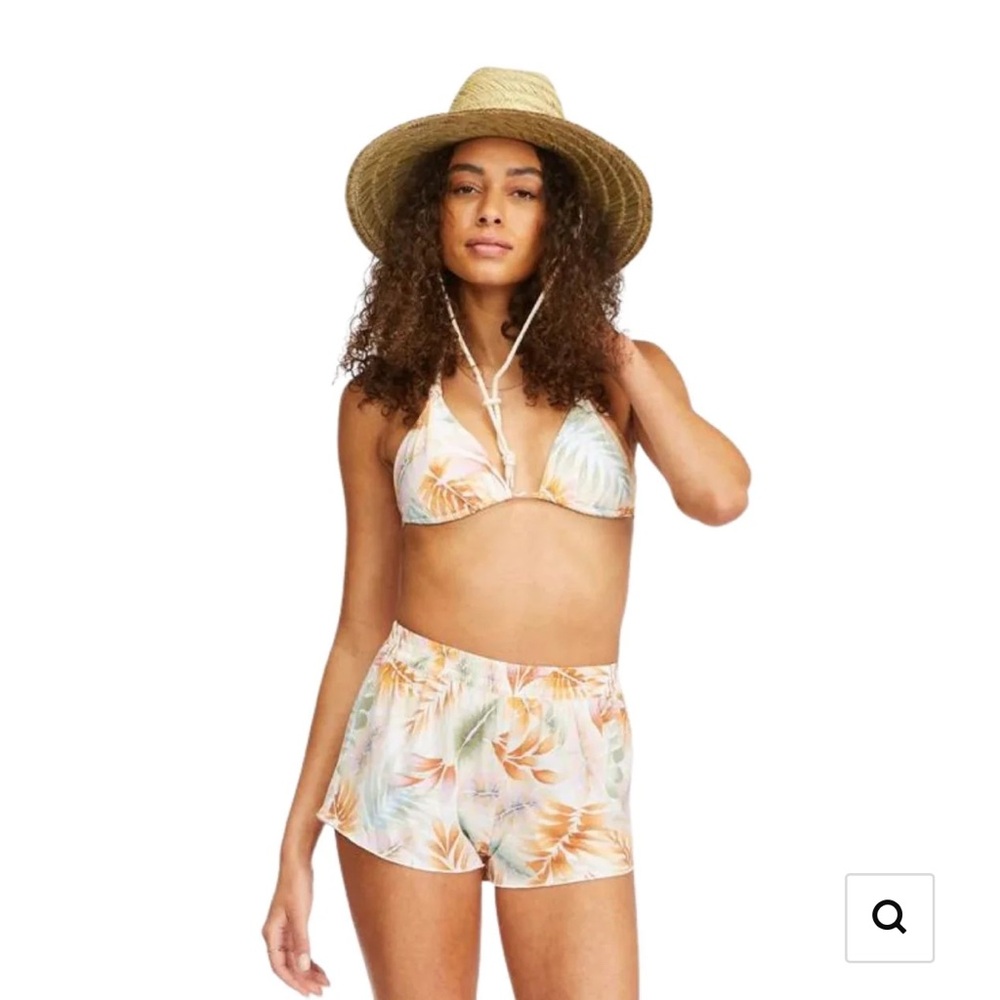 Billabong Island Calling Swim Short in Salt Crystal S